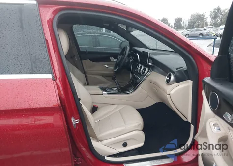 2017 Mercedes-Benz Glc 300 z USA, uszkodzony, nr VIN WDC0G4JB9HV011395